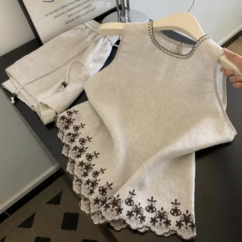 Simple Old Money Style Cotton  - Embroidery Class recensione e prezzo