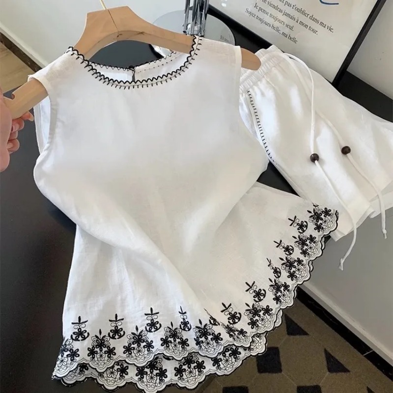 Simple Old Money Style Cotton  - Embroidery Class recensione e prezzo