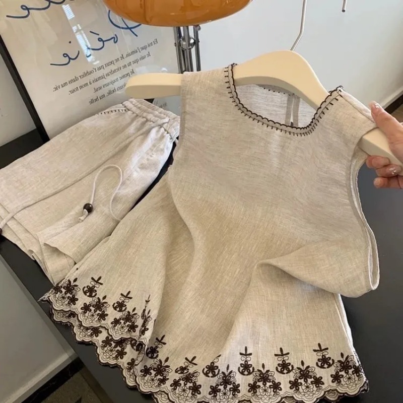 Simple Old Money Style Cotton  - Embroidery Class recensione e prezzo