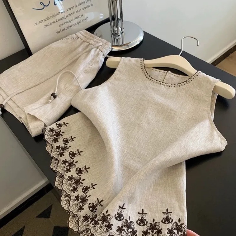 Simple Old Money Style Cotton  - Embroidery Class recensione e prezzo