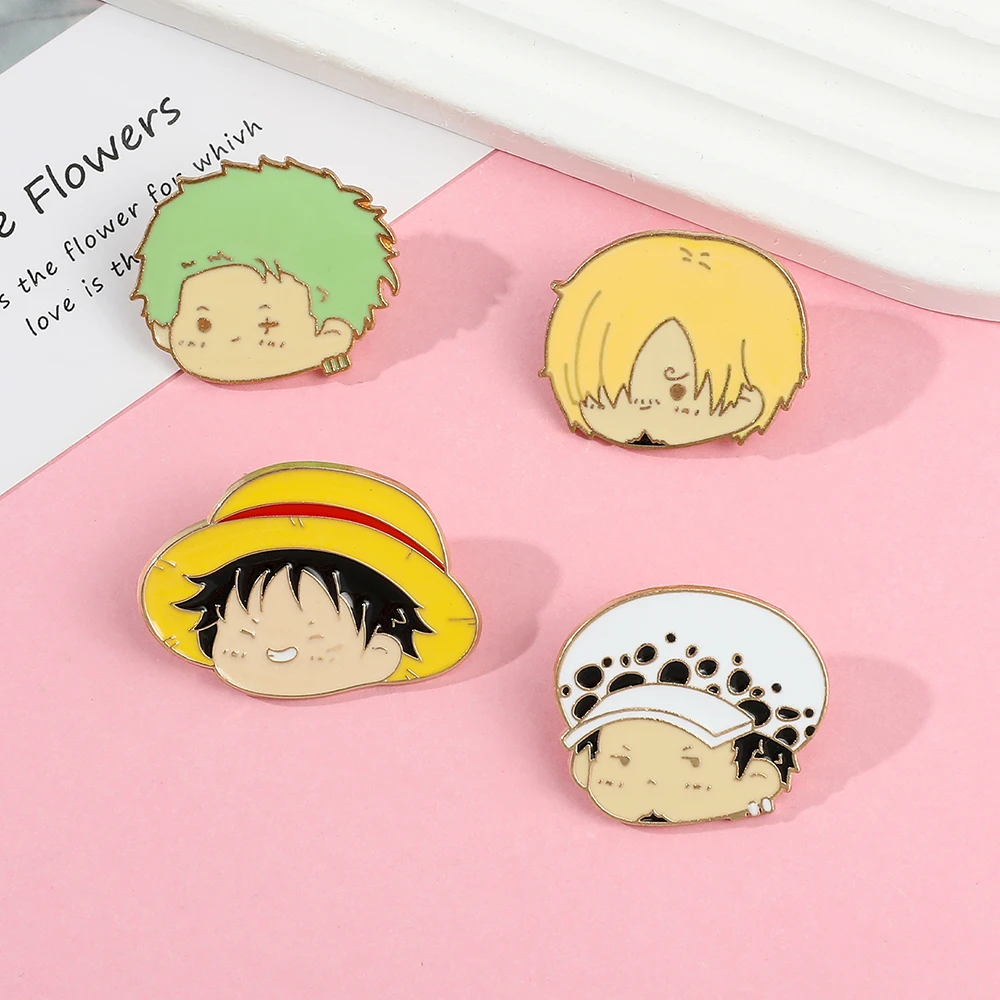 4 Pcs Anime Character Brooch S - Embroidery Reddit recensione e prezzo