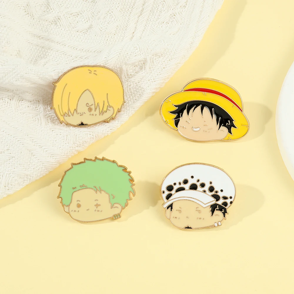 4 Pcs Anime Character Brooch S - Embroidery Reddit recensione e prezzo