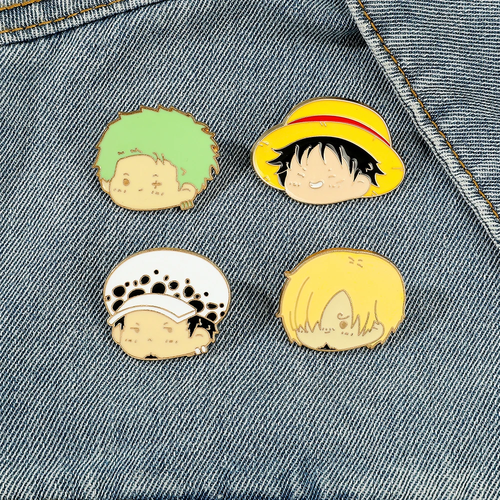 4 Pcs Anime Character Brooch S - Embroidery Reddit recensione e prezzo