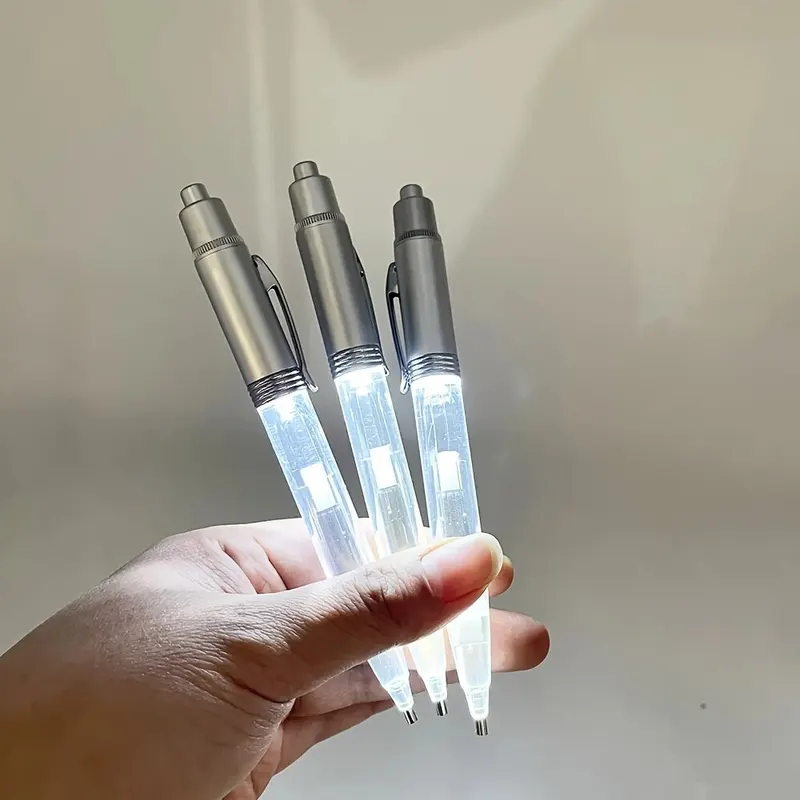 LED Light Diamond Painting Pen - Embroidery Artwork recensione e prezzo